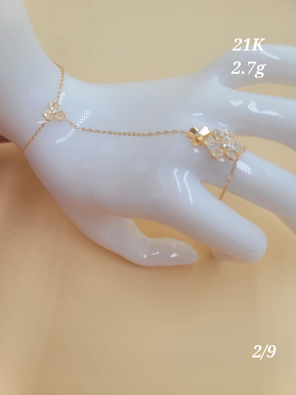 كف بزهرة الكاميليا