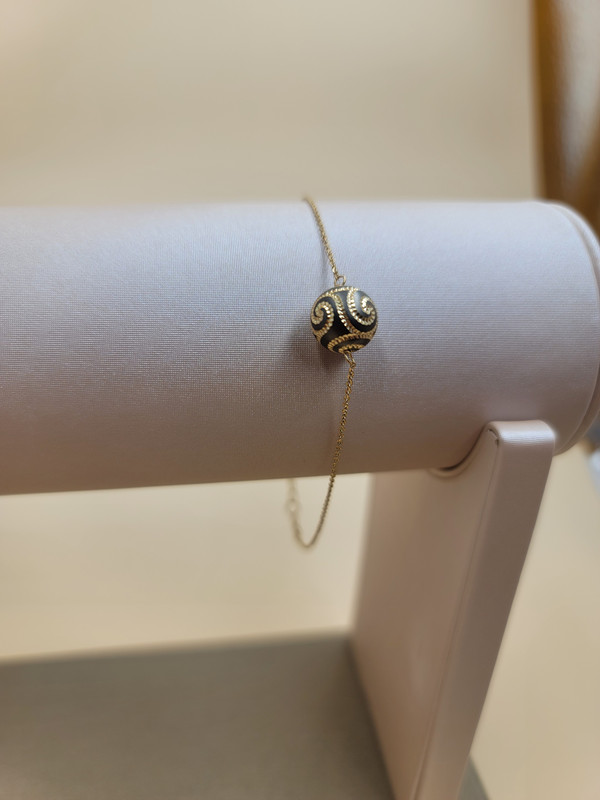 اسوارة بكورة كبيرة رمادي مزخرفة 