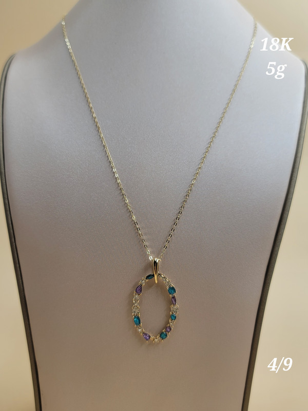 عقد بتعليقة بيضاوي فصوص تركواز وموف 