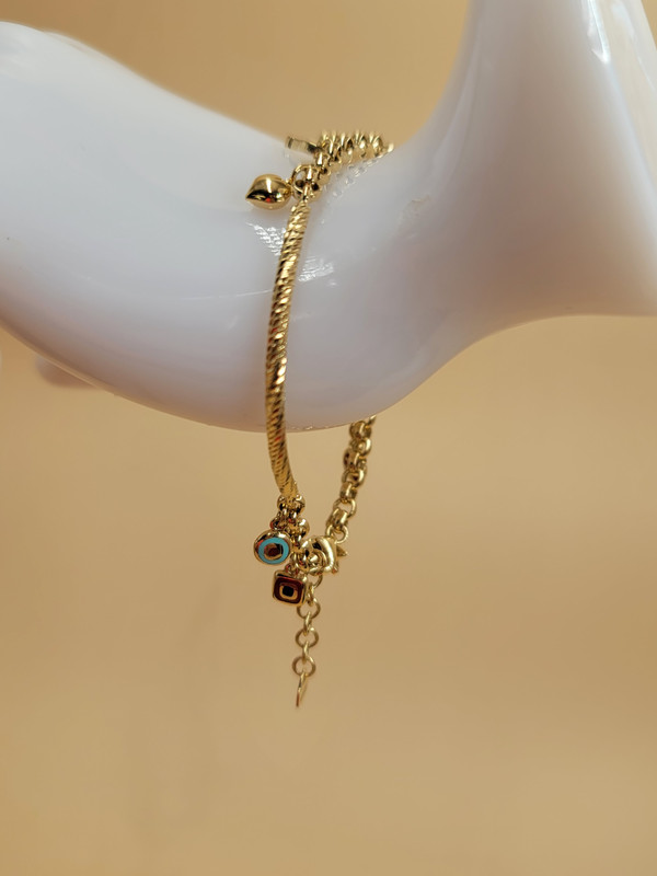 اسوارة صلبة و لينة بمتدليات المفتاح و القلب