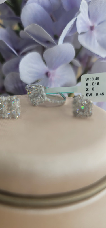 نصف طقم ناعم بحجر زراكون قص ألماس على شكل معين