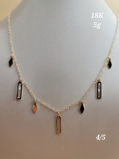 [000192185025000259] عقد شوكر بمتدليات مستطيلة عاجية