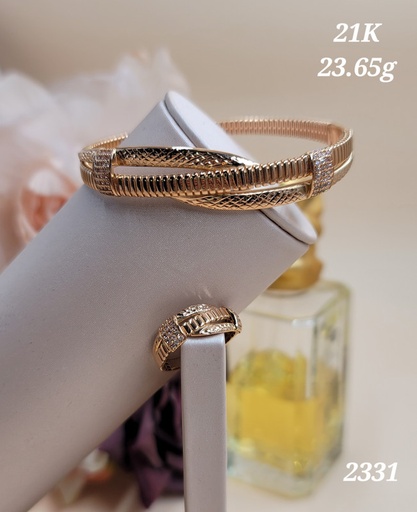 [019221236594600207] طقم اسوارة وخاتم بالتفافات جميلة حول اليد 